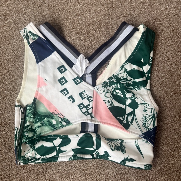 Abstract crop top - Picture 5 of 5